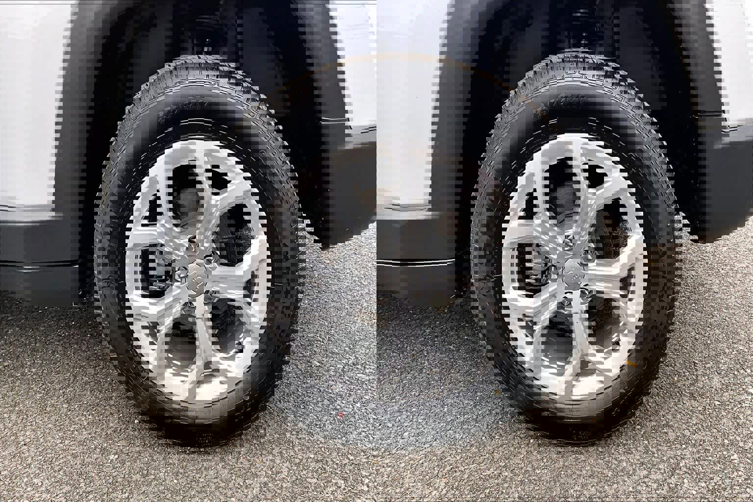 Used 2024 Jeep Compass Latitude image 36