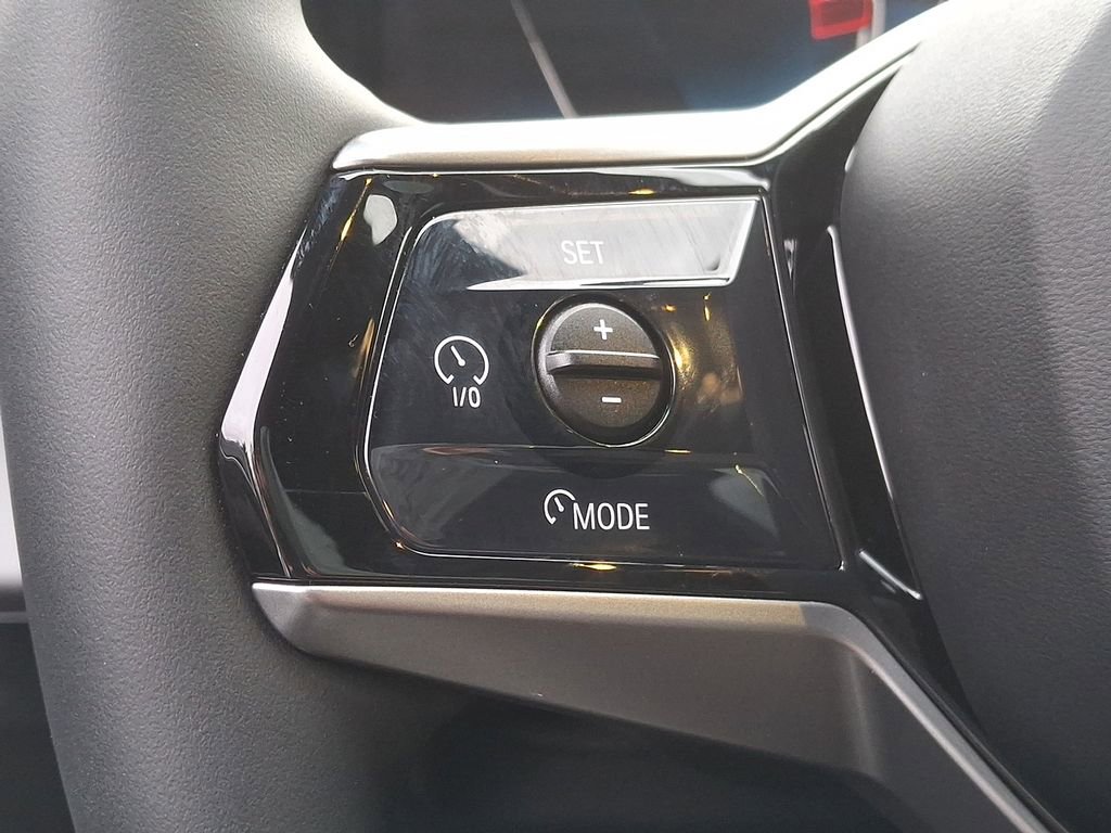 Used 2025 BMW i5 xDrive40 w/ Executive Package image 17