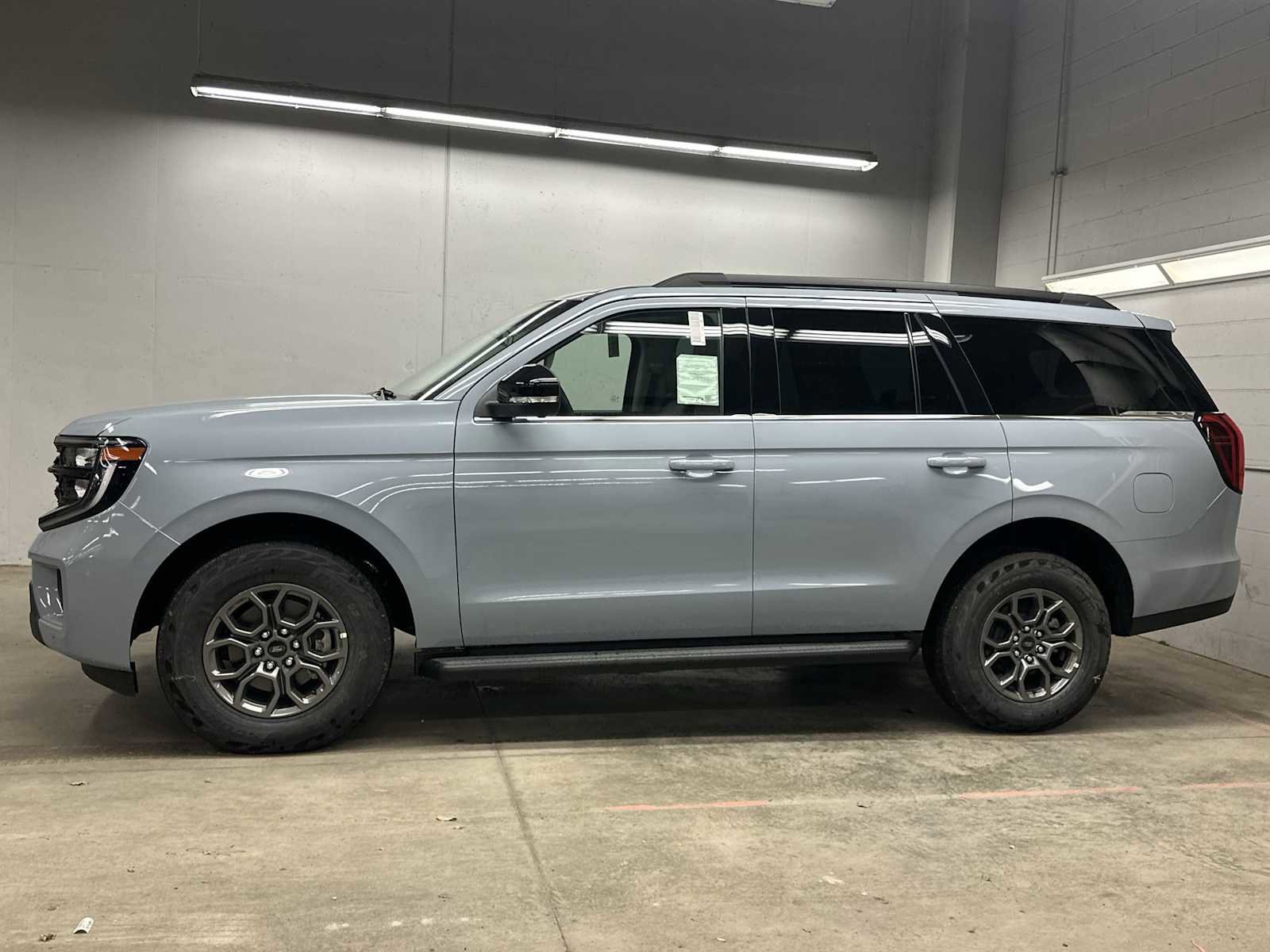 New 2026 Ford Expedition Active AWD/4WD image 2