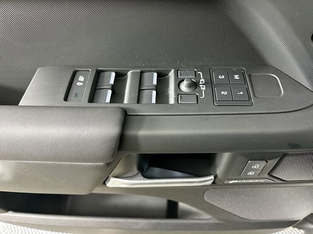 Used 2025 Land Rover Defender 130 S image 20