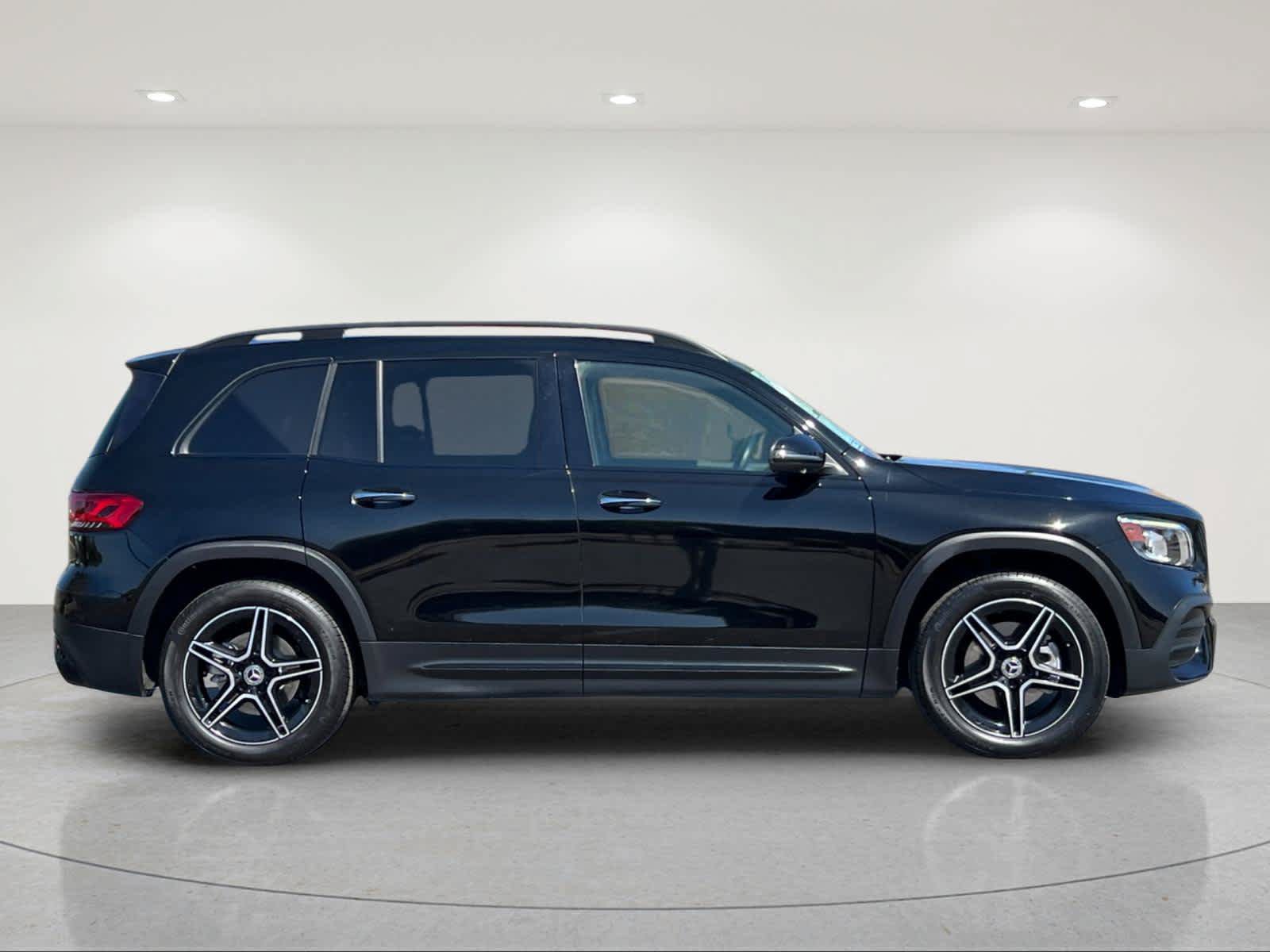 Used 2022 Mercedes-Benz GLB 250 image 6