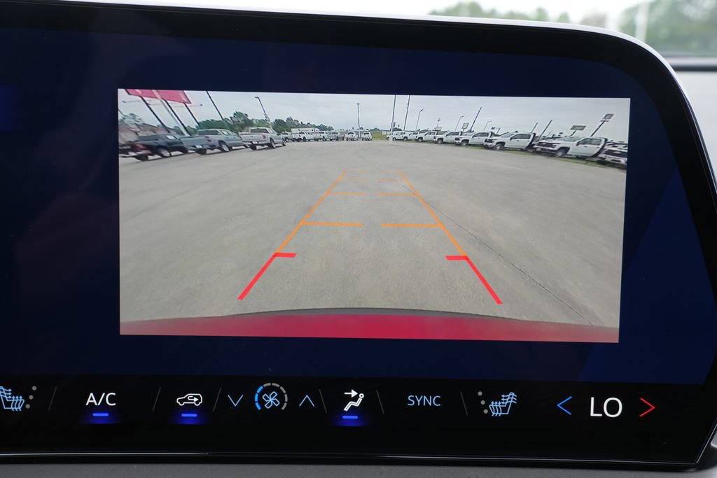 Used 2025 Chevrolet Traverse LT w/ Midnight/Sport Edition FWD image 10