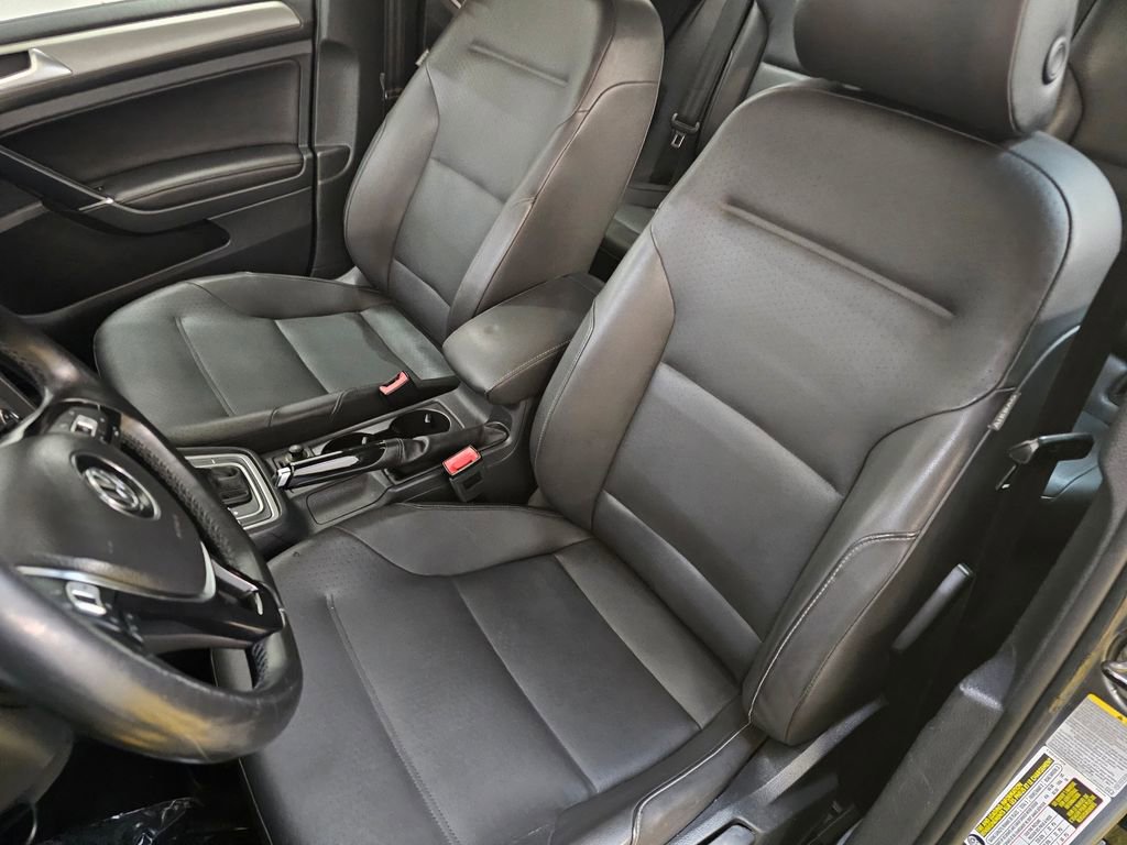 Used 2015 Volkswagen Golf SE image 22