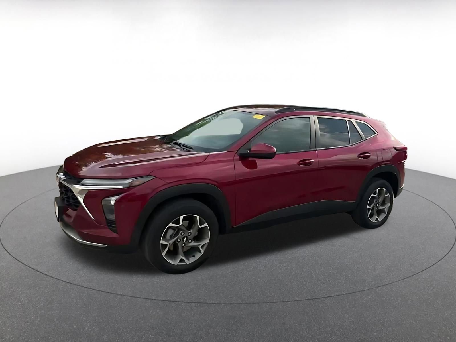 Used 2025 Chevrolet Trax LT FWD image 7