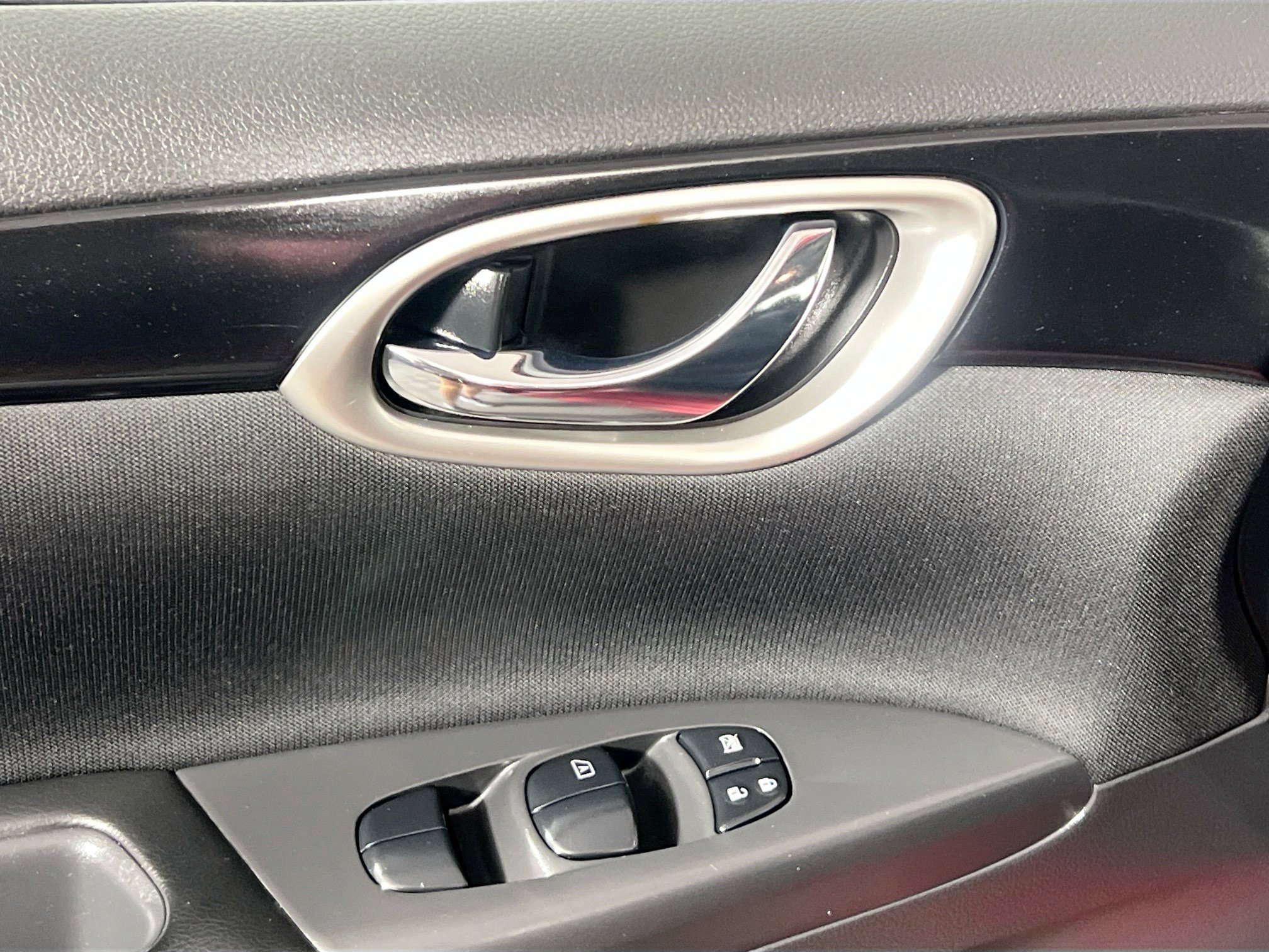 Used 2019 Nissan Sentra SV FWD image 16