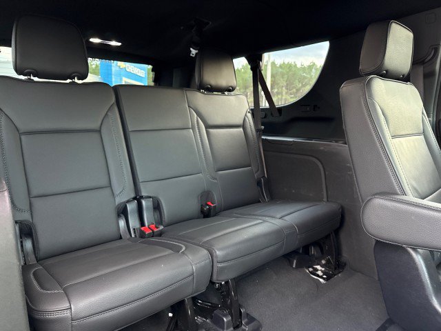 Used 2025 GMC Yukon XL Denali AWD/4WD image 17
