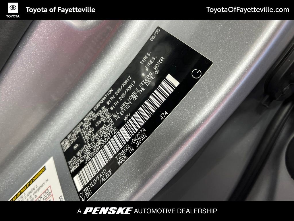 Certified 2025 Toyota 4Runner SR5 AWD/4WD image 32