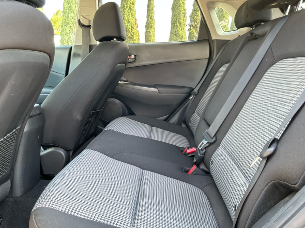 Used 2021 Hyundai Kona SEL w/ Cargo Package FWD image 19