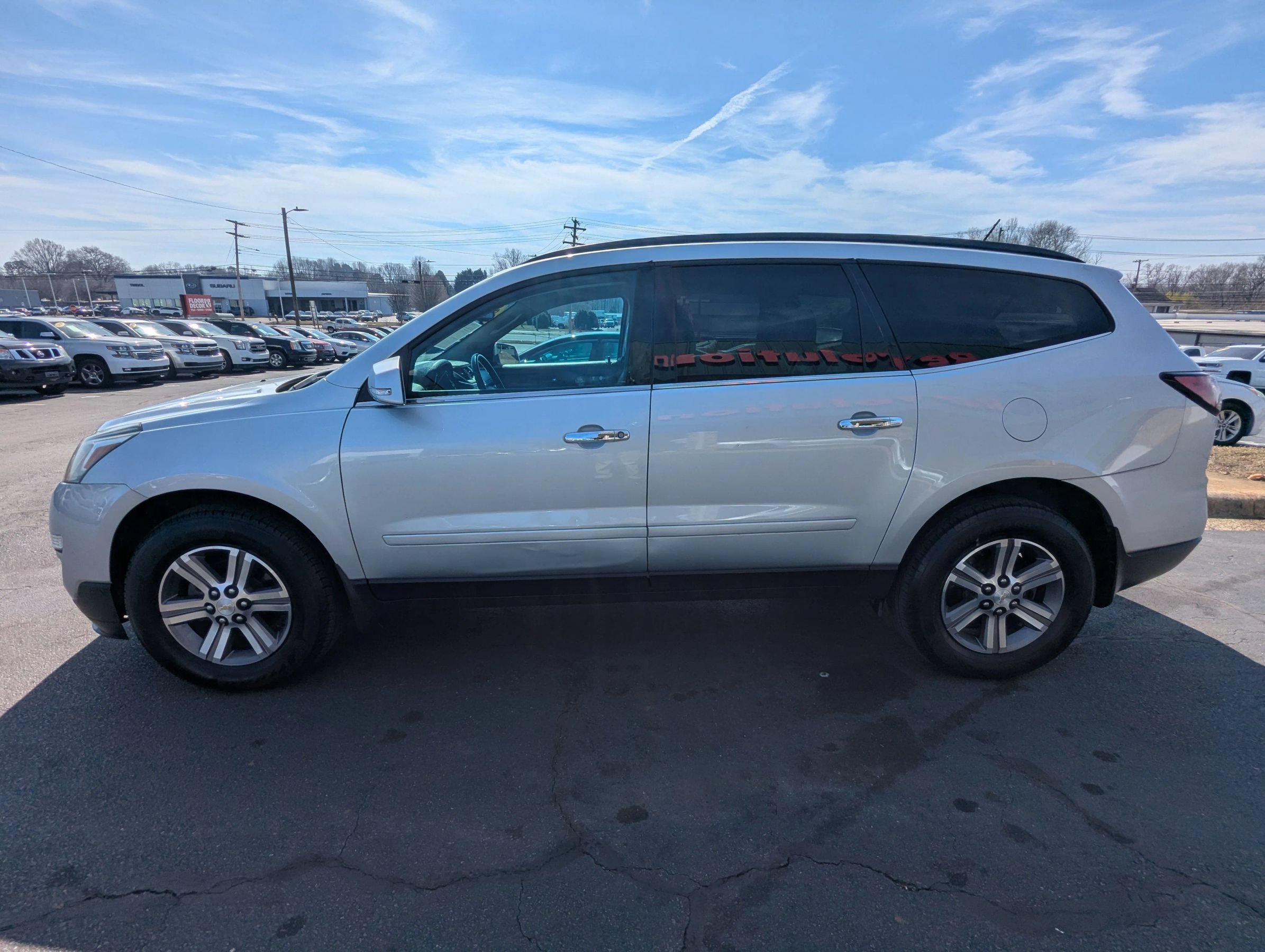 Used 2017 Chevrolet Traverse LT AWD/4WD image 4