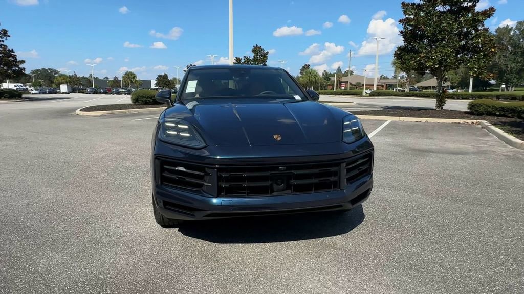 New 2025 Porsche Cayenne Coupe image 3