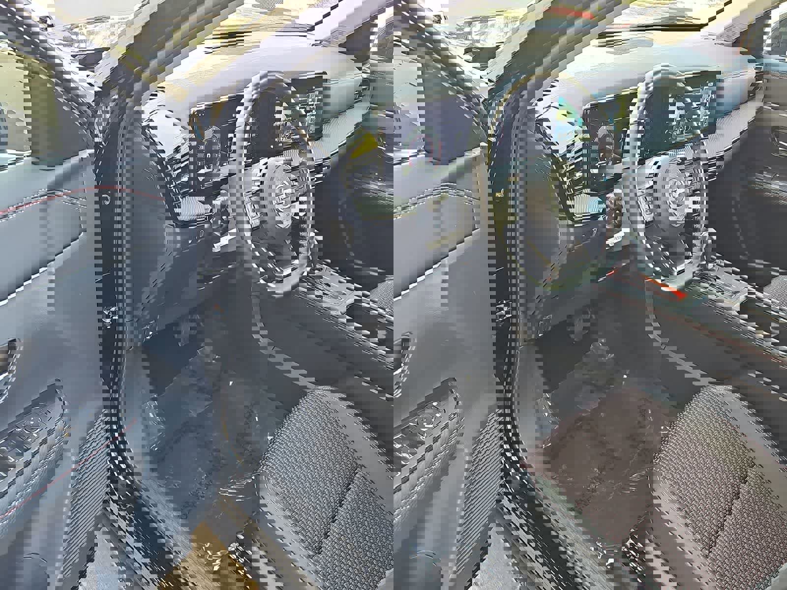 Used 2025 Nissan Kicks SR FWD image 10