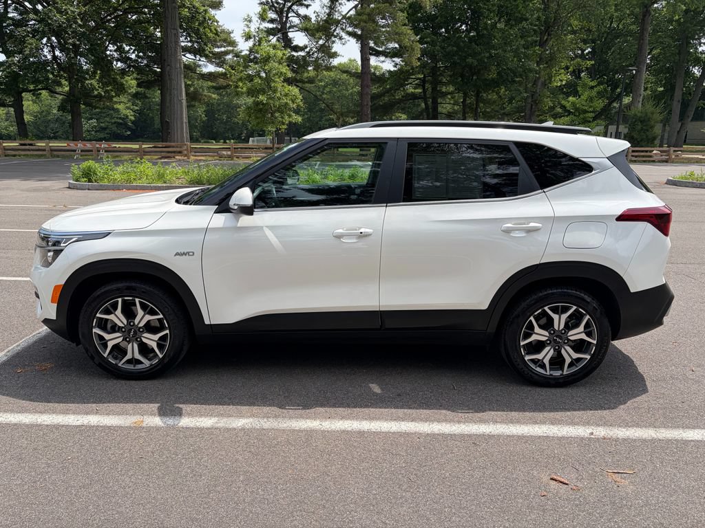 Used 2023 Kia Seltos EX AWD/4WD image 4