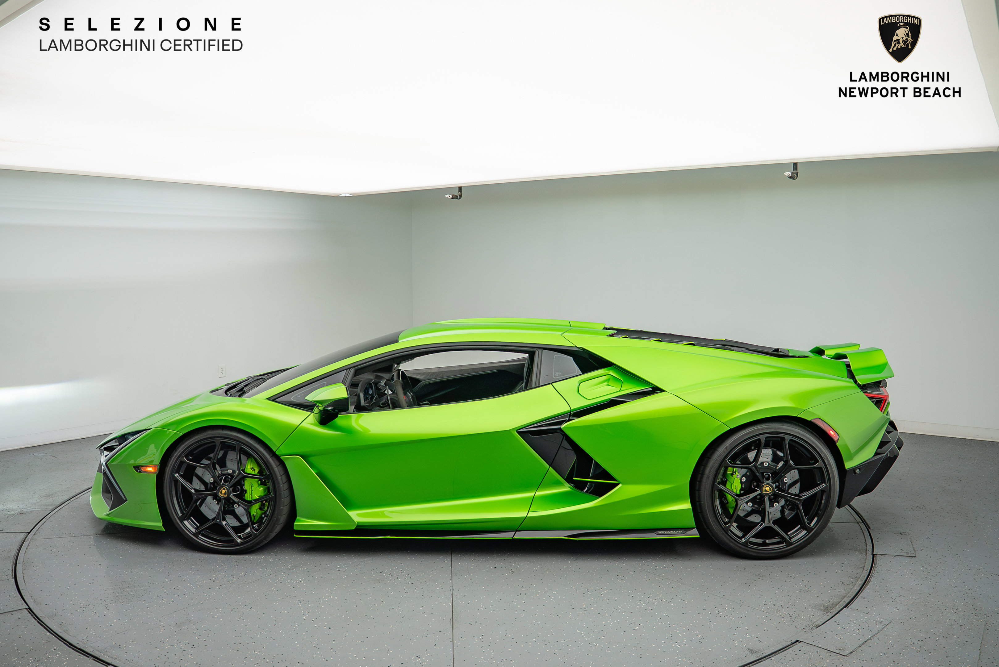 Used 2024 Lamborghini Revuelto AWD/4WD image 14