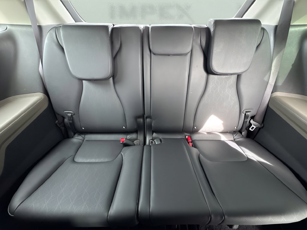 Used 2025 Kia Carnival EX FWD image 12