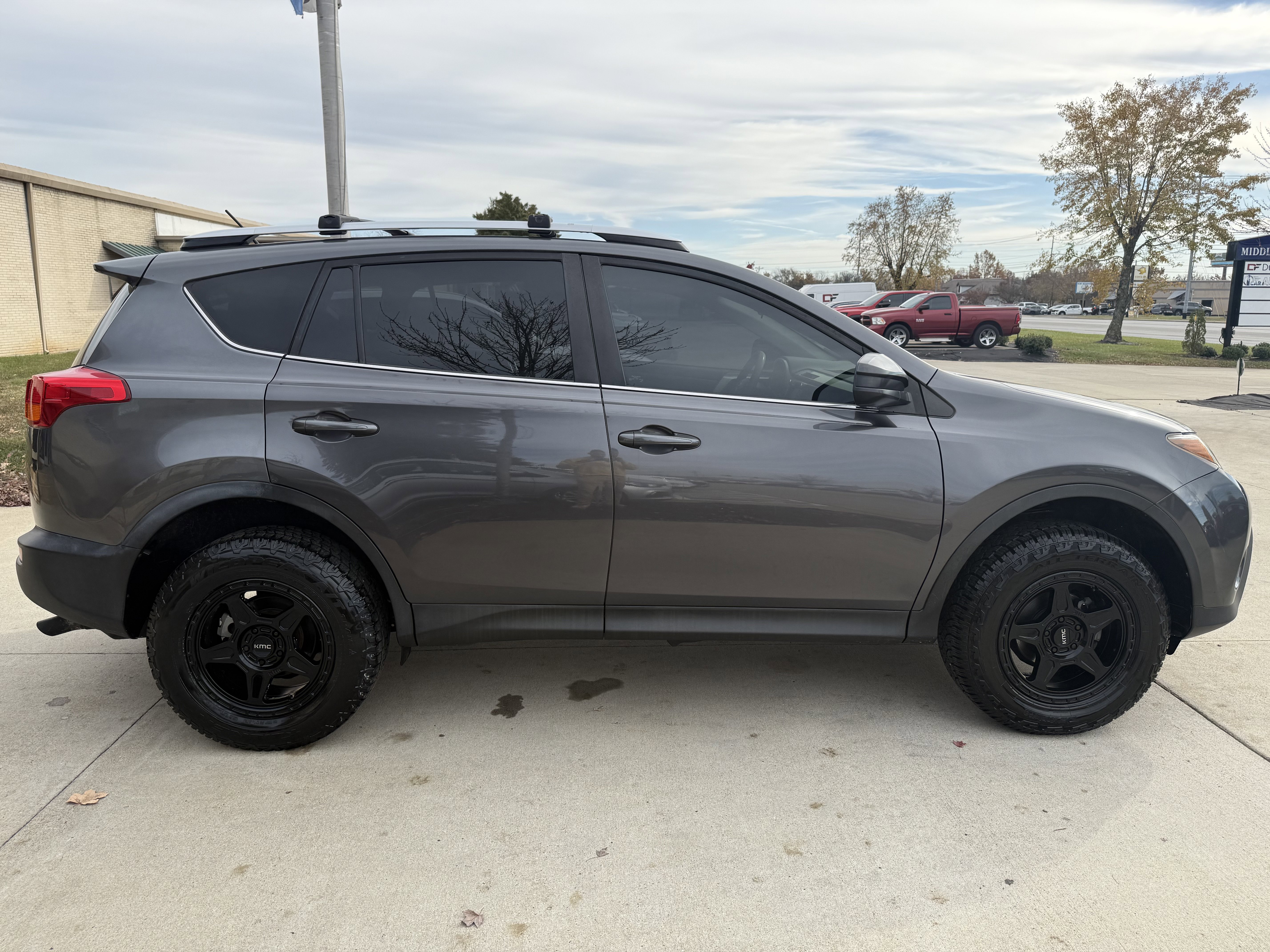 Used 2015 Toyota RAV4 LE image 8