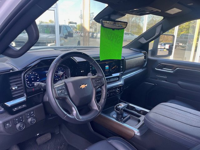 Used 2024 Chevrolet Silverado 1500 High Country w/ Technology Package image 11
