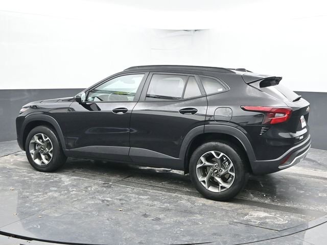 Used 2025 Chevrolet Trax LT image 8