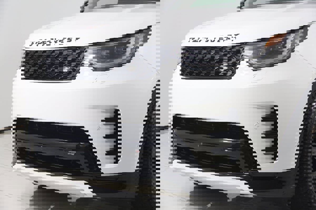 Used 2023 Land Rover Discovery S R-Dynamic image 62