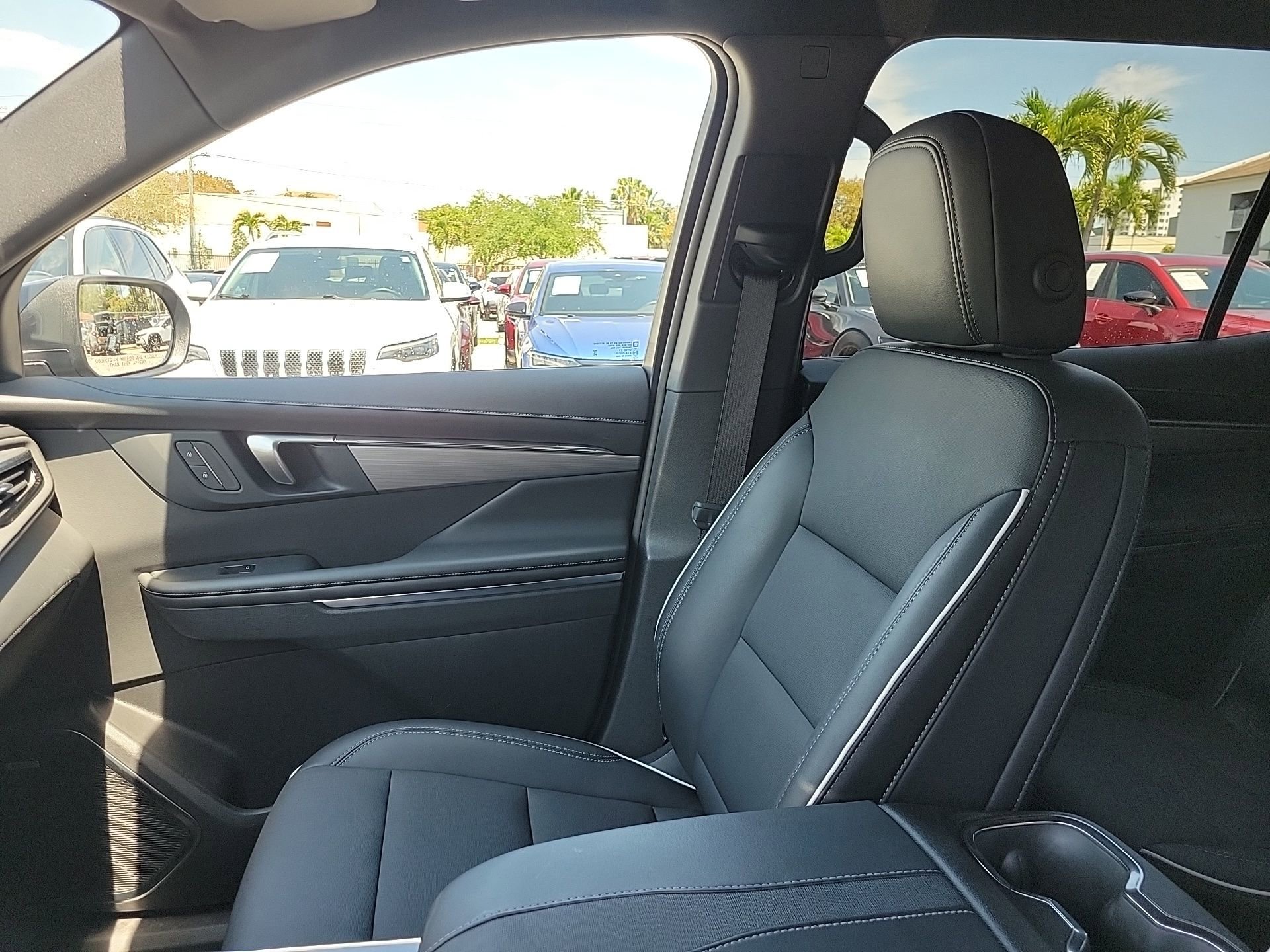 Used 2025 Buick Enclave Preferred FWD image 29