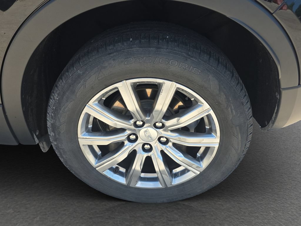 Used 2022 Cadillac XT4 Premium Luxury w/ Safety Alert Package AWD/4WD image 5