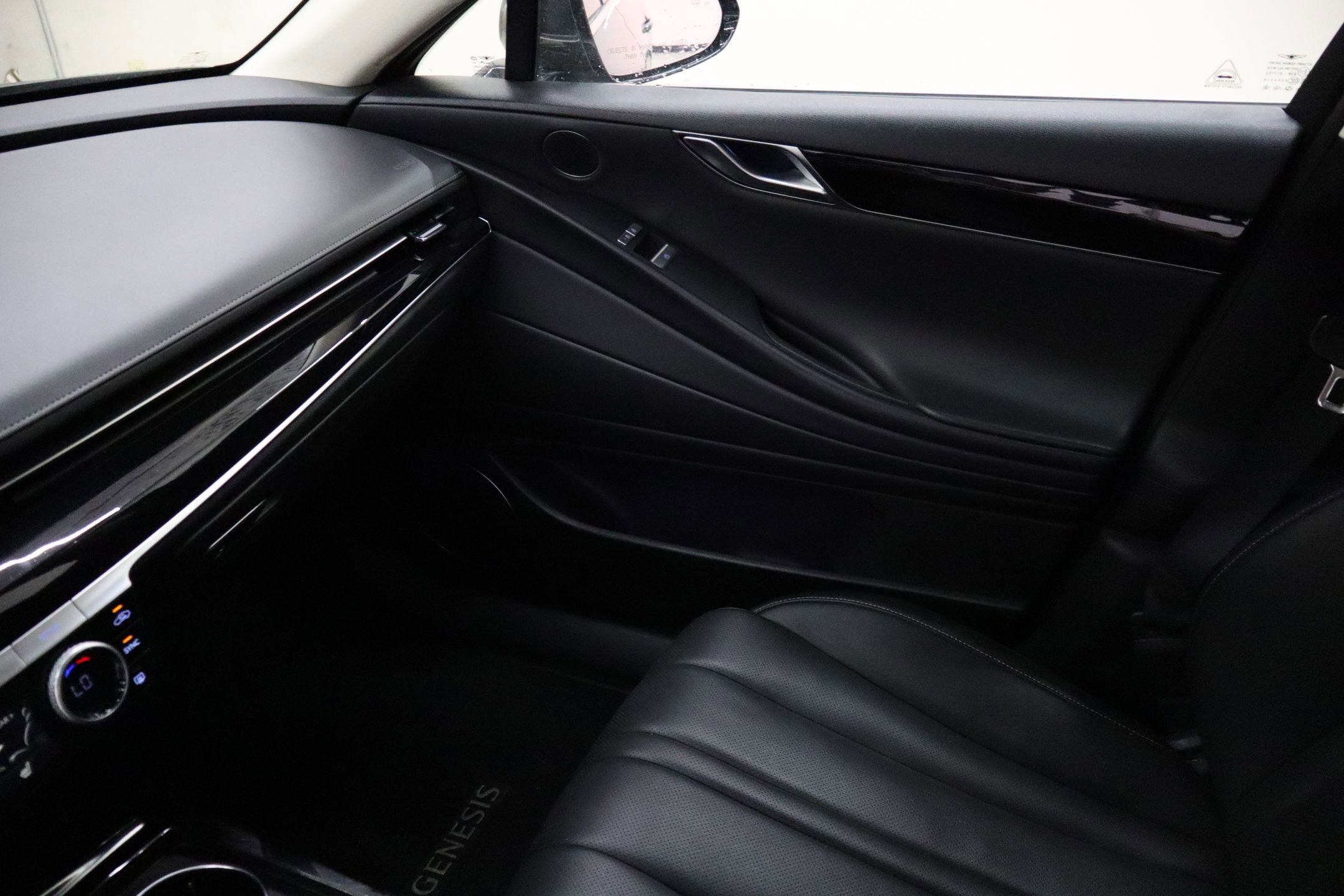 Used 2023 Genesis G80 2.5T image 23