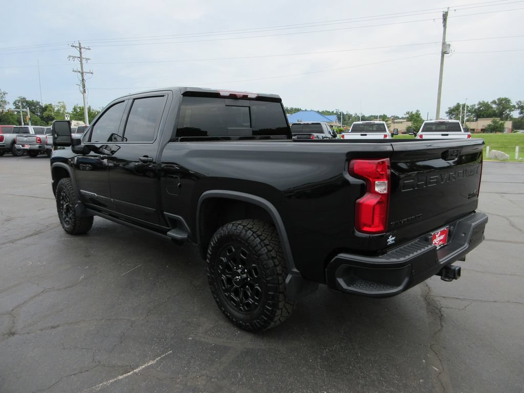 Used 2024 Chevrolet Silverado 2500 High Country w/ High Country Premium Package AWD/4WD image 8