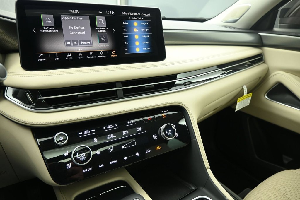 Used 2023 INFINITI QX60 Luxe w/ Vision Package AWD/4WD image 19