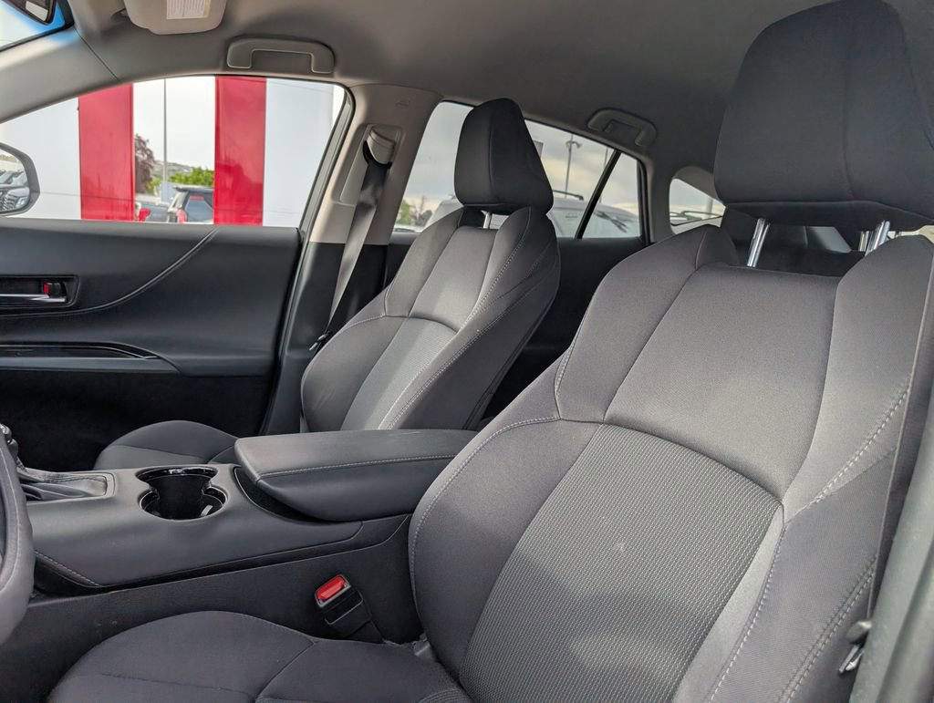 Used 2024 Toyota Venza LE image 6