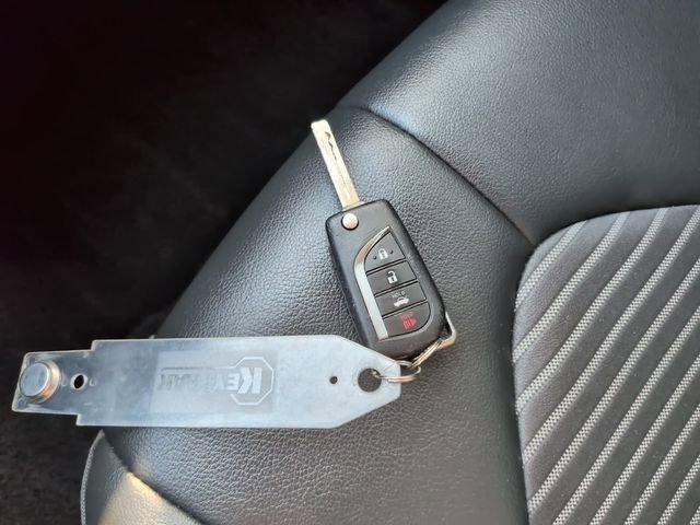 Used 2022 Toyota Camry SE image 23