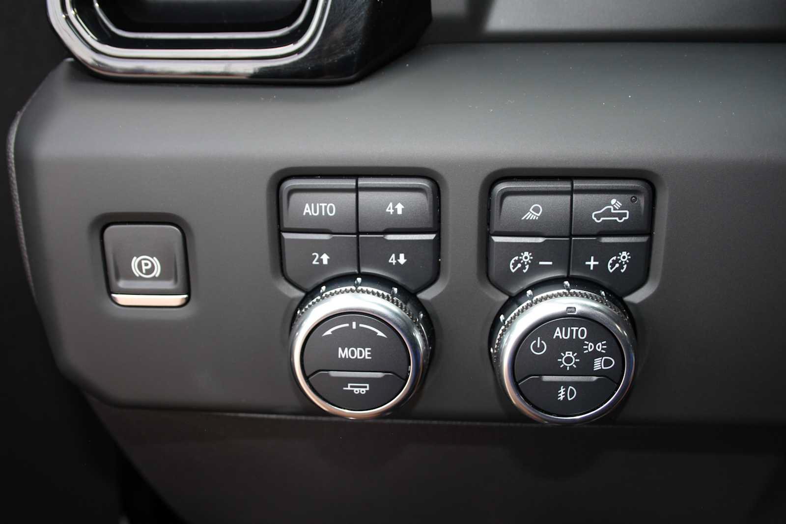 Used 2024 GMC Sierra 1500 AT4 w/ AT4 Premium Package AWD/4WD image 40