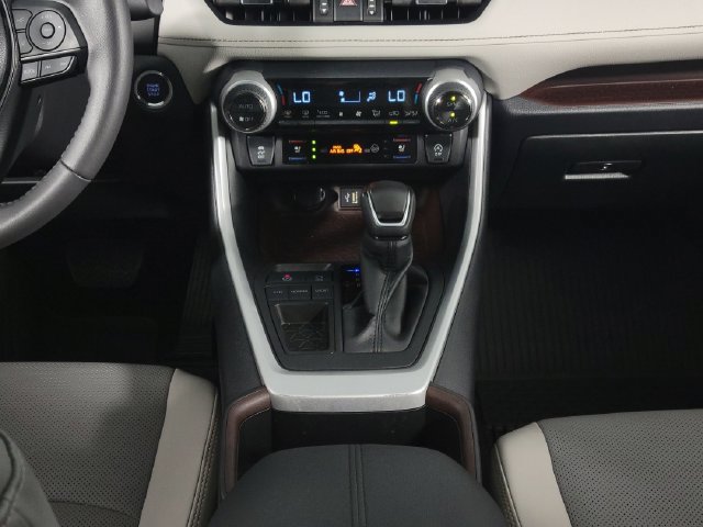 Used 2025 Toyota RAV4 Limited w/ Weather Package FWD image 25