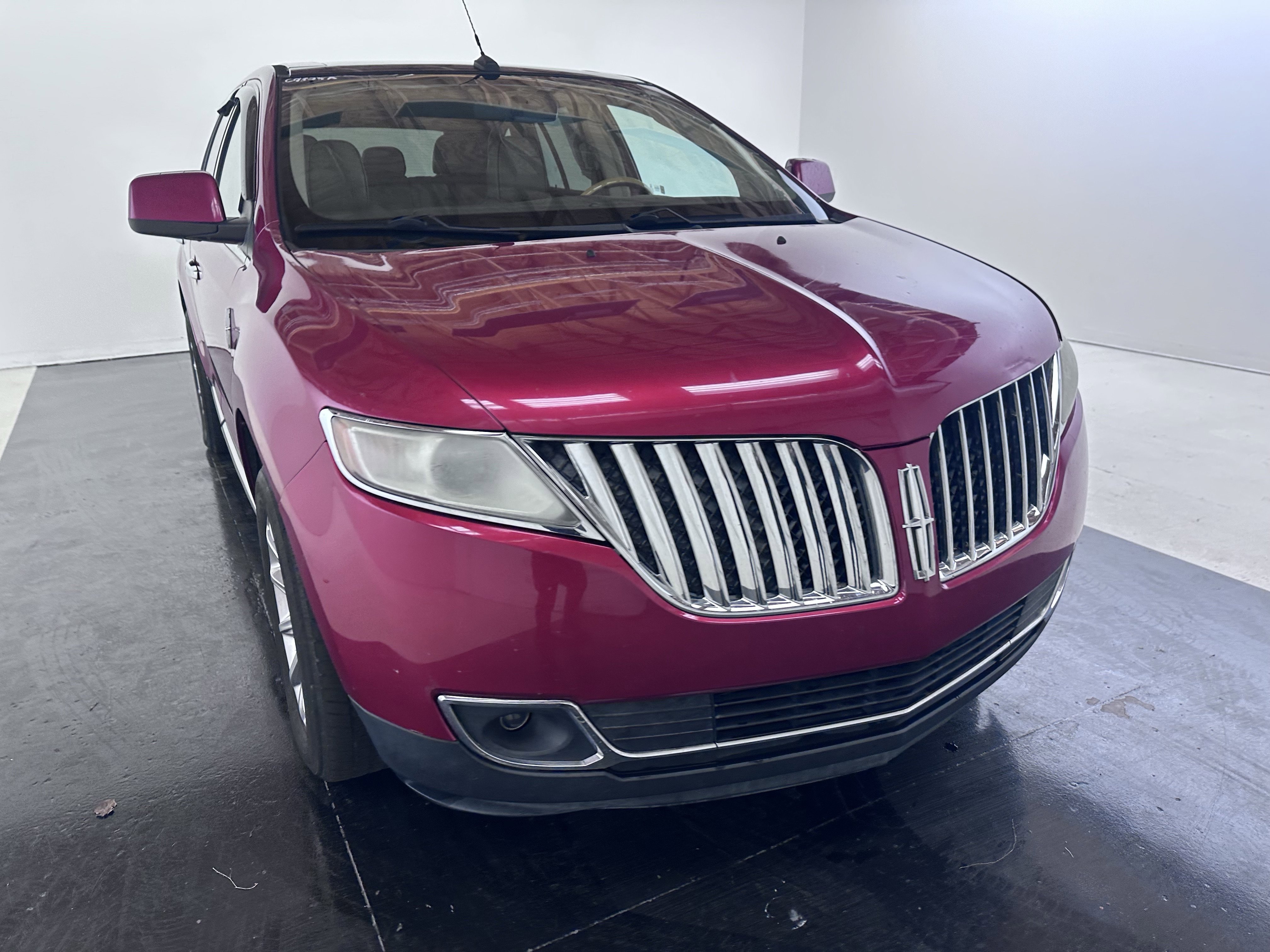 Used 2011 Lincoln MKX 2WD w/ 101A Rapid Spec Order Code image 3