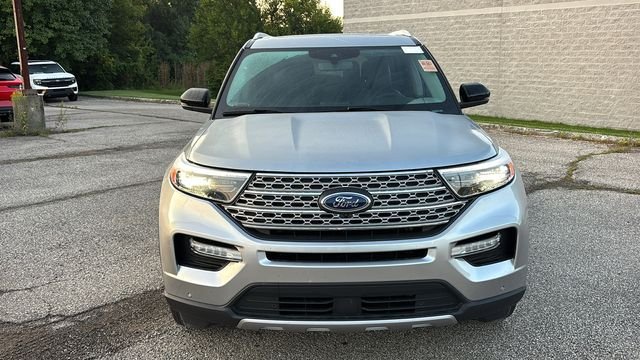 Used 2024 Ford Explorer Limited w/ Equipment Group 301A AWD/4WD image 5