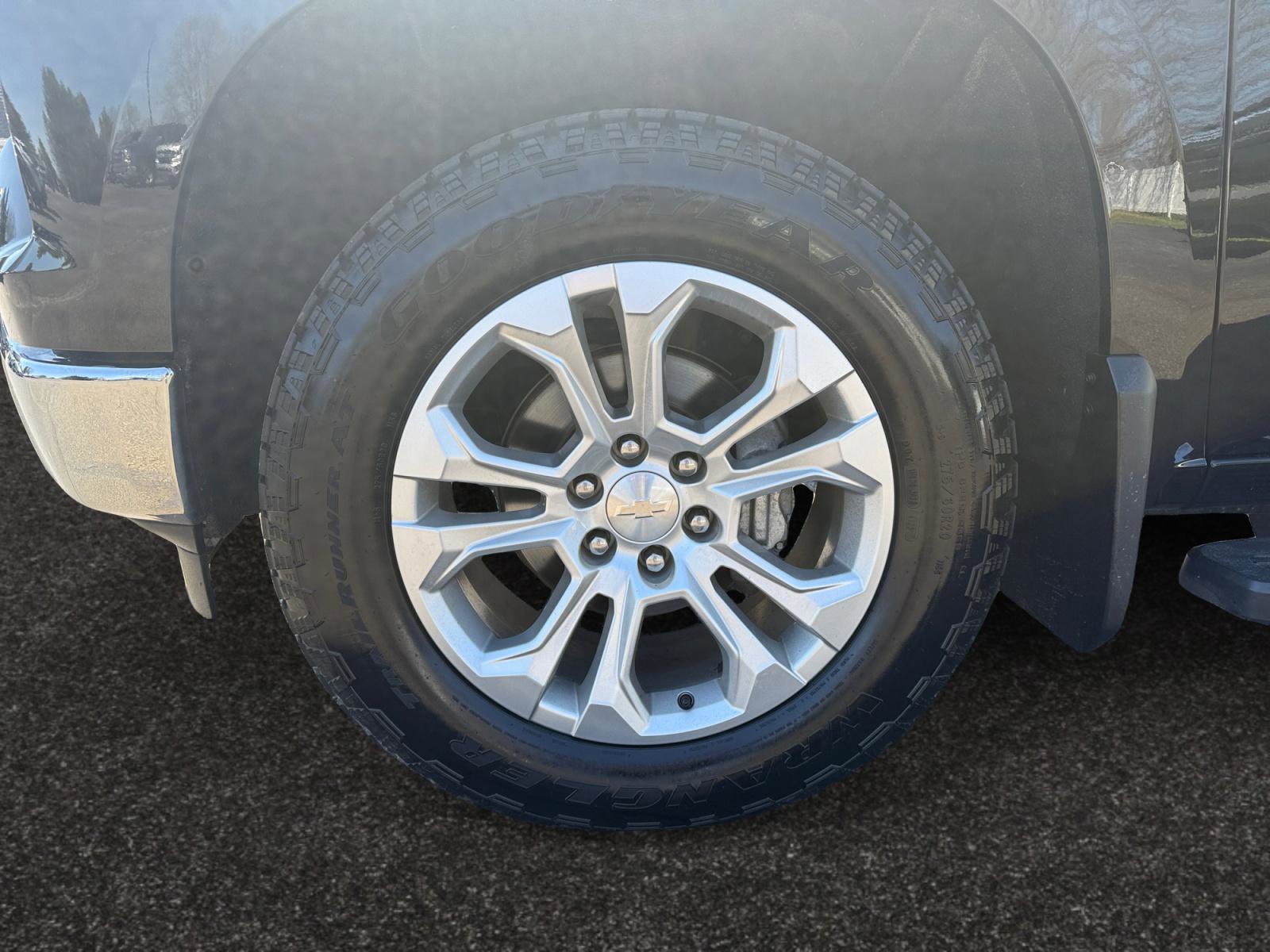 Used 2022 Chevrolet Silverado 1500 LTZ w/ LTZ Premium Package AWD/4WD image 14