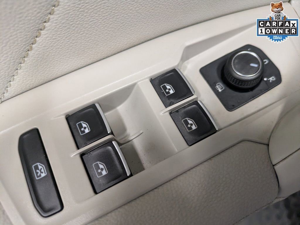 Used 2023 Volkswagen Tiguan SE R-Line image 11