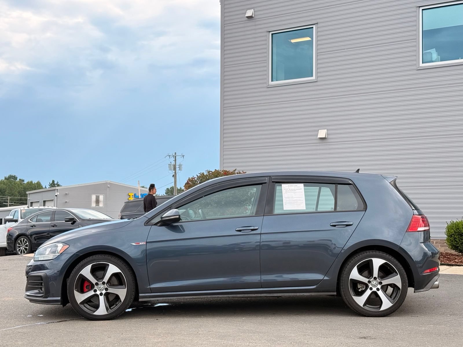 Used 2018 Volkswagen GTI SE FWD image 13