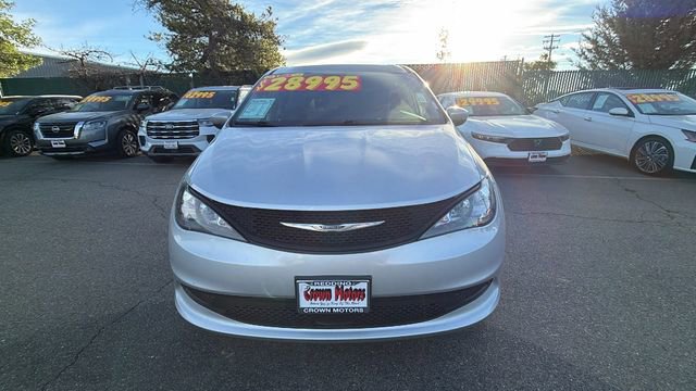 Used 2023 Chrysler Voyager LX image 8