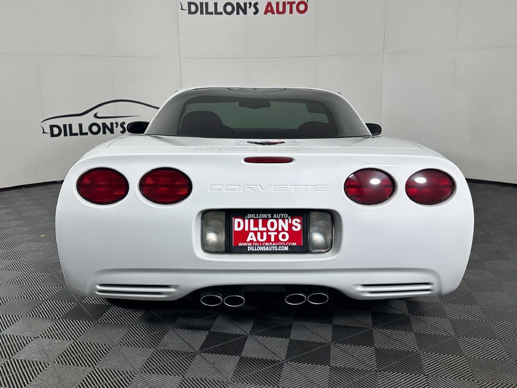 Used 2004 Chevrolet Corvette Coupe w/ Roof Package RWD image 5