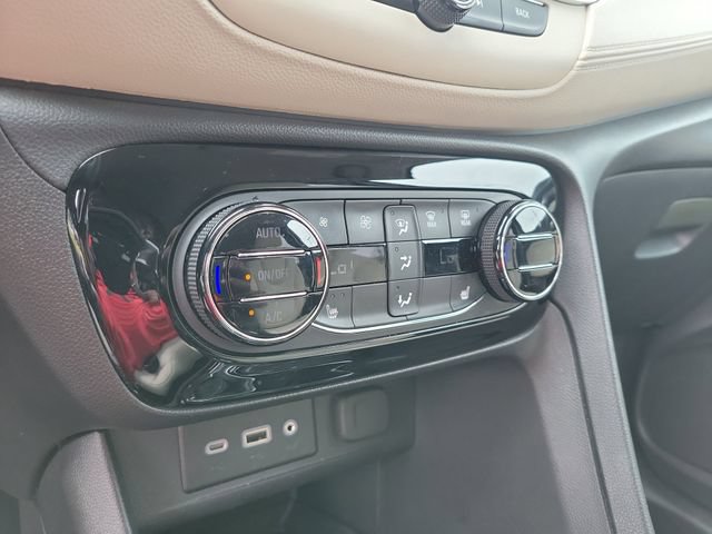 Used 2022 Buick Encore GX Select AWD/4WD image 30