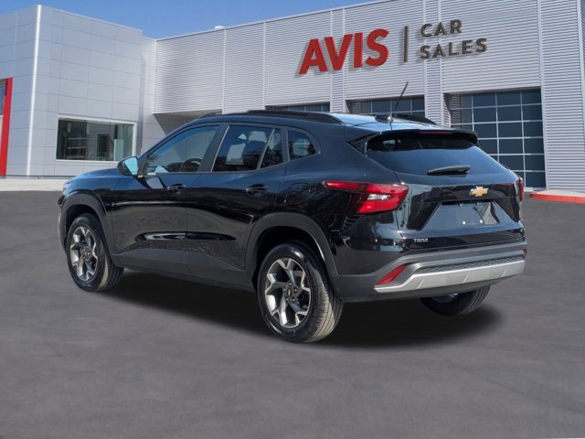 Used 2025 Chevrolet Trax LT w/ LT Convenience Package image 9