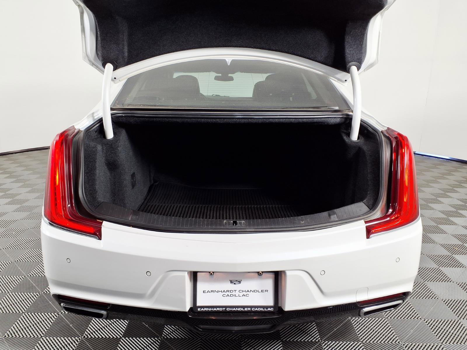 Used 2019 Cadillac XTS Luxury FWD image 8