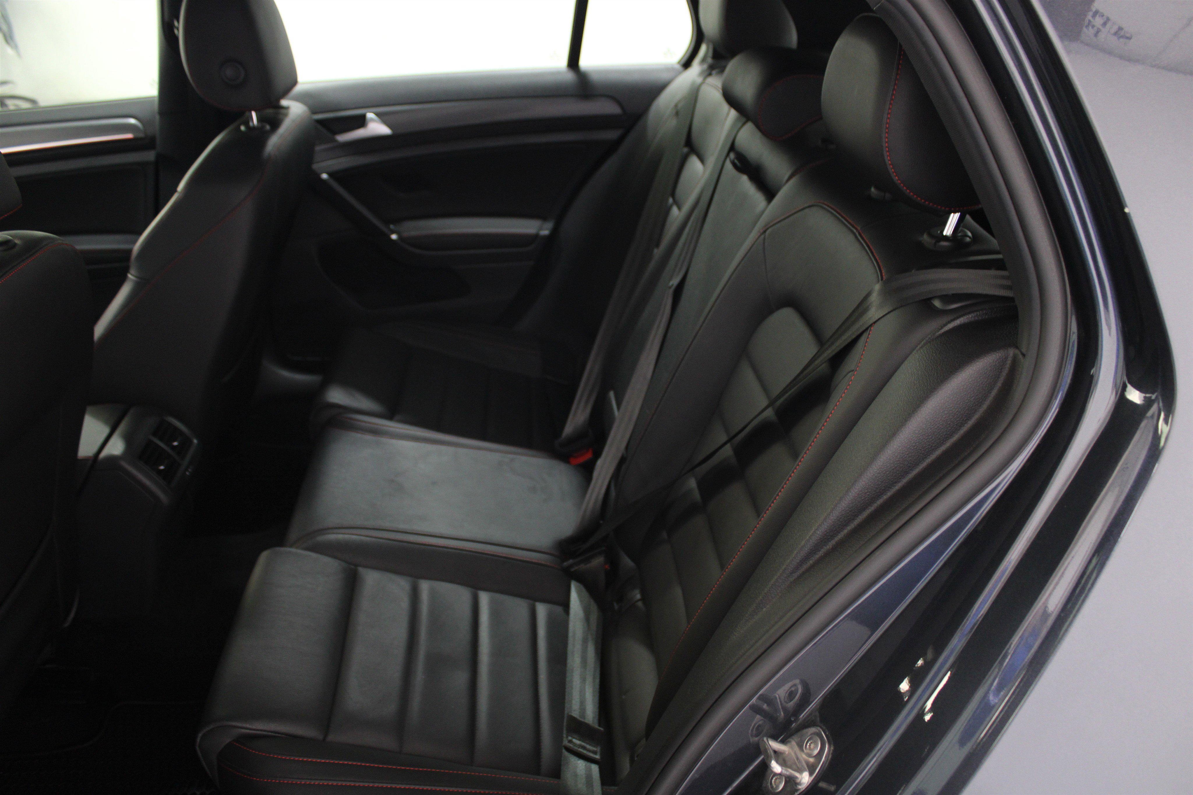 Used 2021 Volkswagen GTI SE image 19