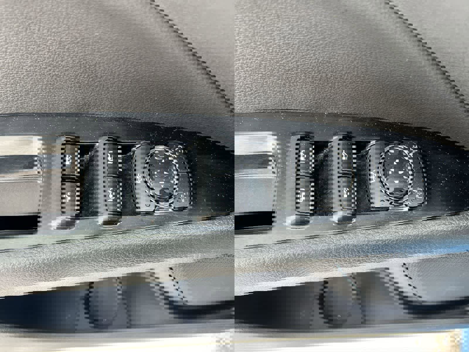 Used 2019 Ford Fusion Energi Titanium image 17