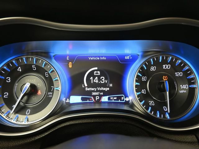 Used 2023 Chrysler 300 Touring image 24