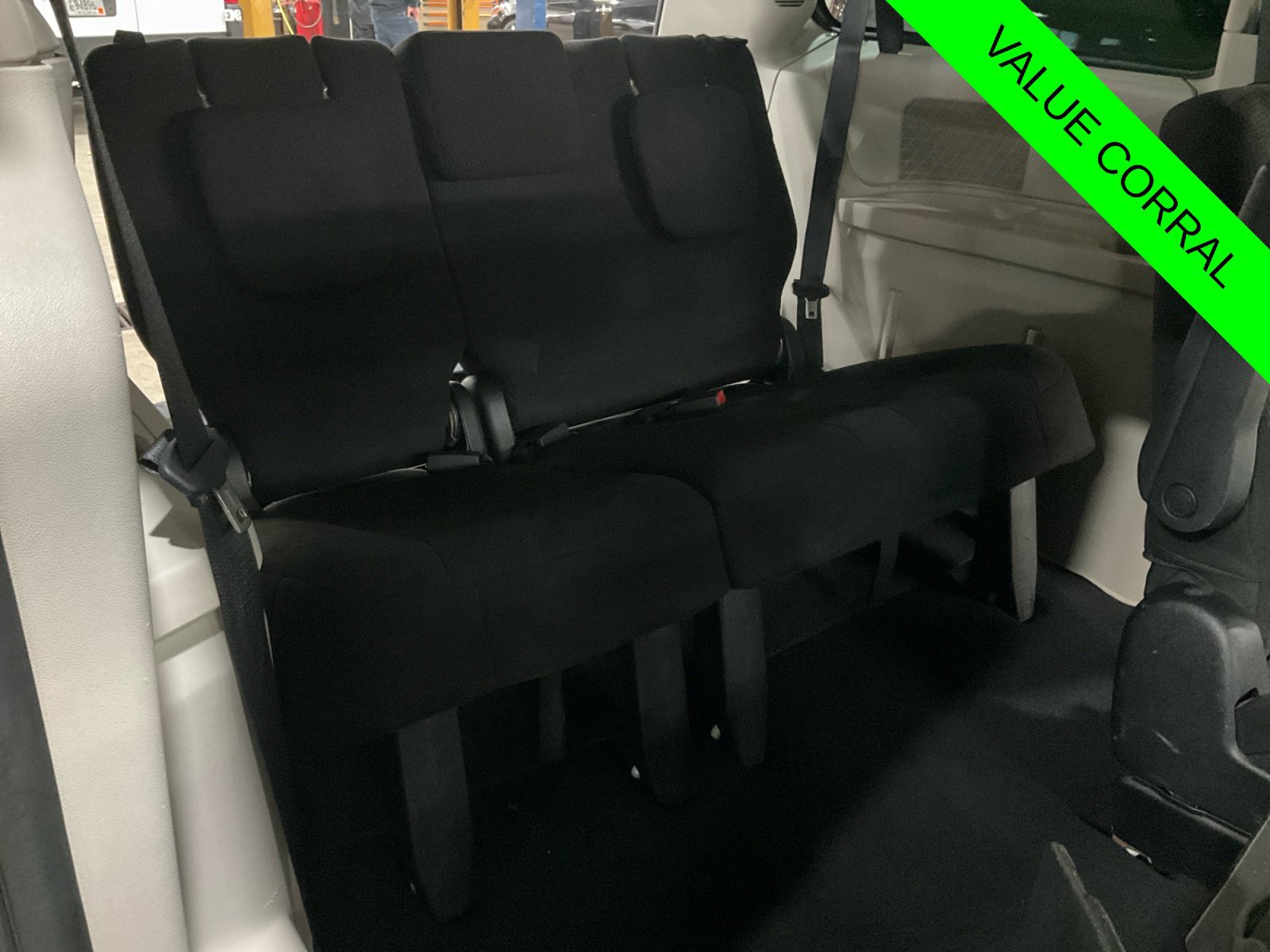Used 2011 Dodge Grand Caravan Express FWD image 18