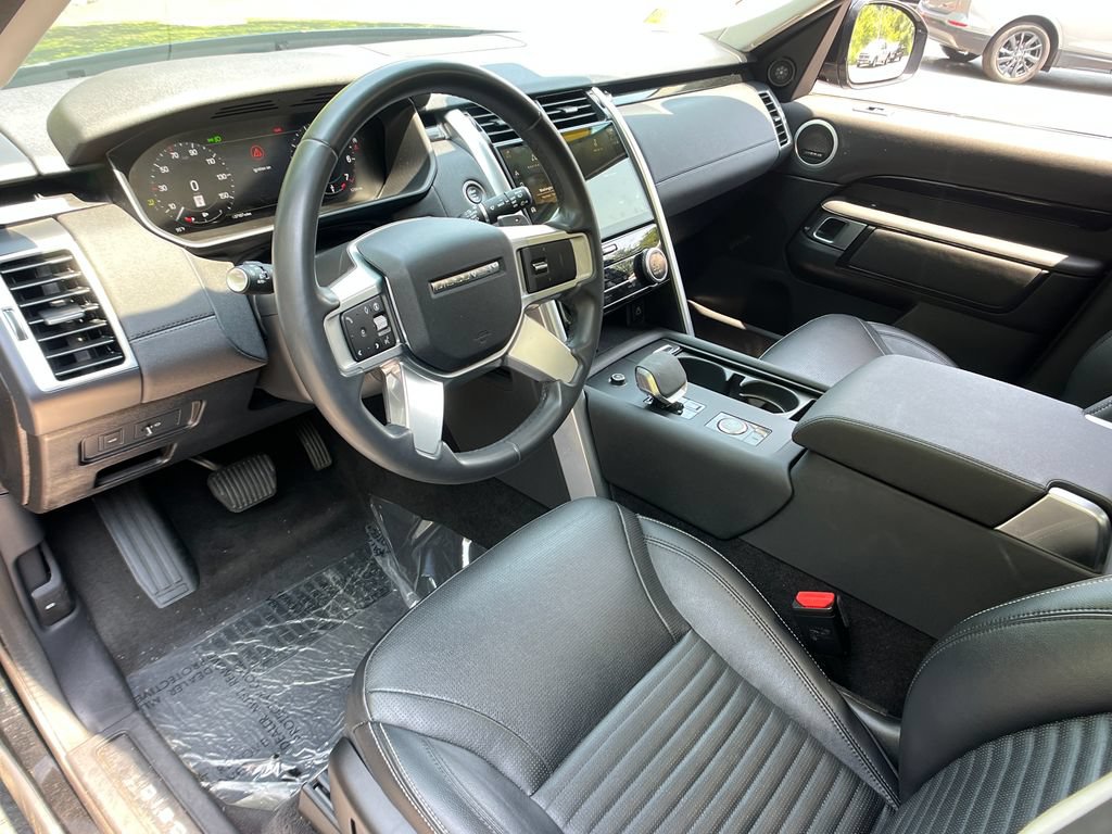Used 2024 Land Rover Discovery S AWD/4WD image 10