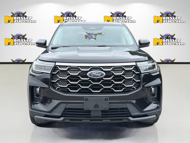 Used 2025 Ford Explorer Platinum w/ Ultimate Package AWD/4WD image 2