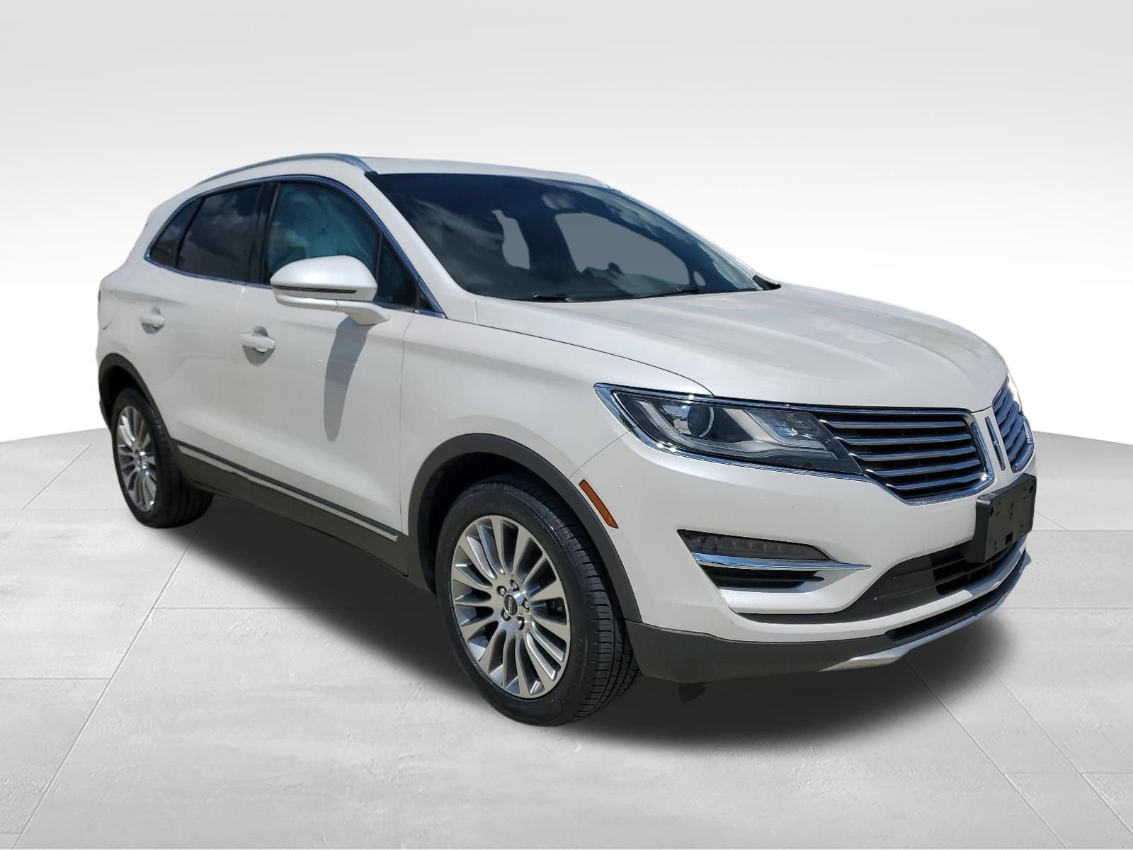 Used 2018 Lincoln MKC Reserve AWD/4WD image 3