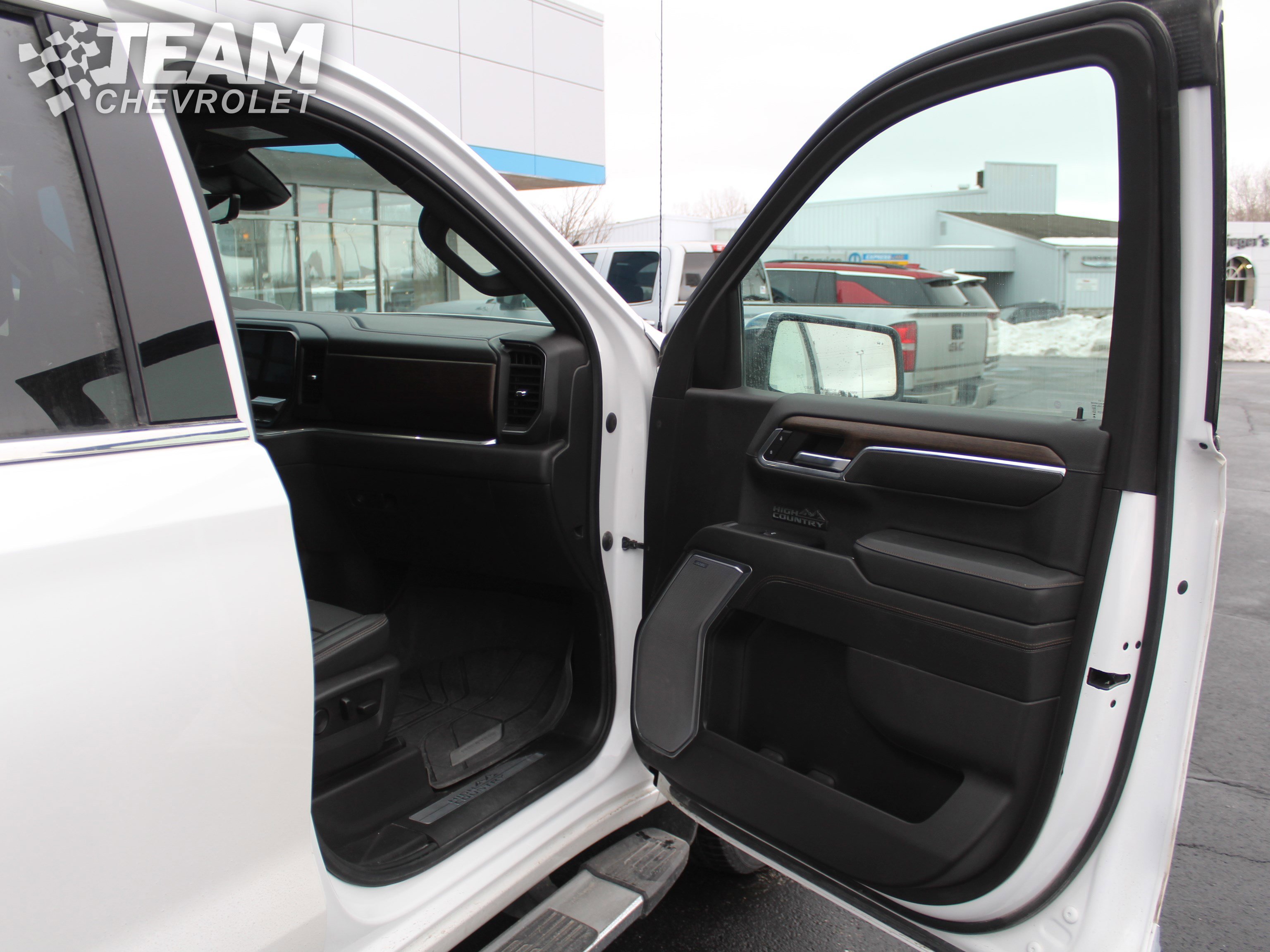 Certified 2024 Chevrolet Silverado 1500 High Country w/ High Country Premium Package image 25