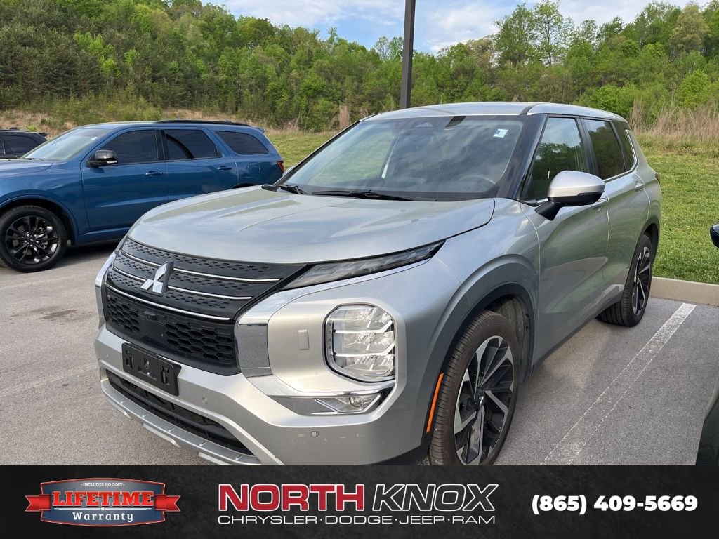 Used 2023 Mitsubishi Outlander SE
